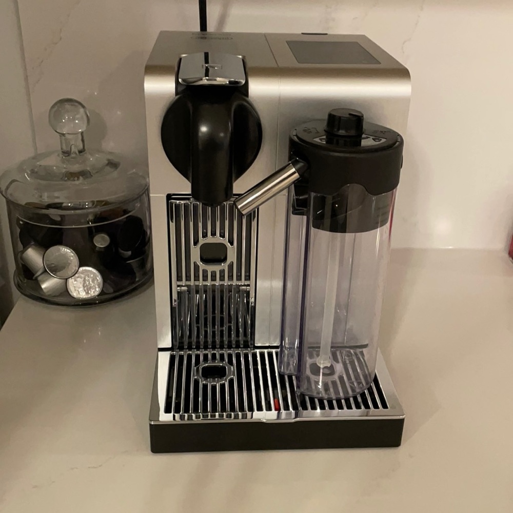 Nespresso De’Longhi Latissma Pro